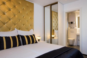 Отель B Gold B&B  Сплит